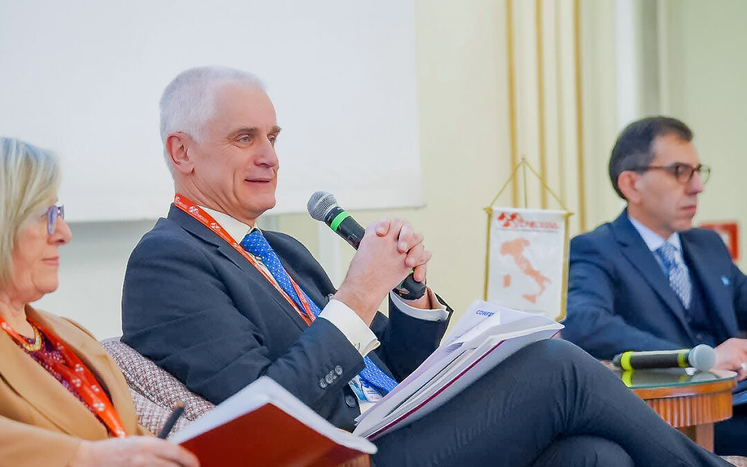 L'avvocato Carlo del Torre durante il convegno di Confedilizia a Napoli su Condominio e Pubblica Amministrazione